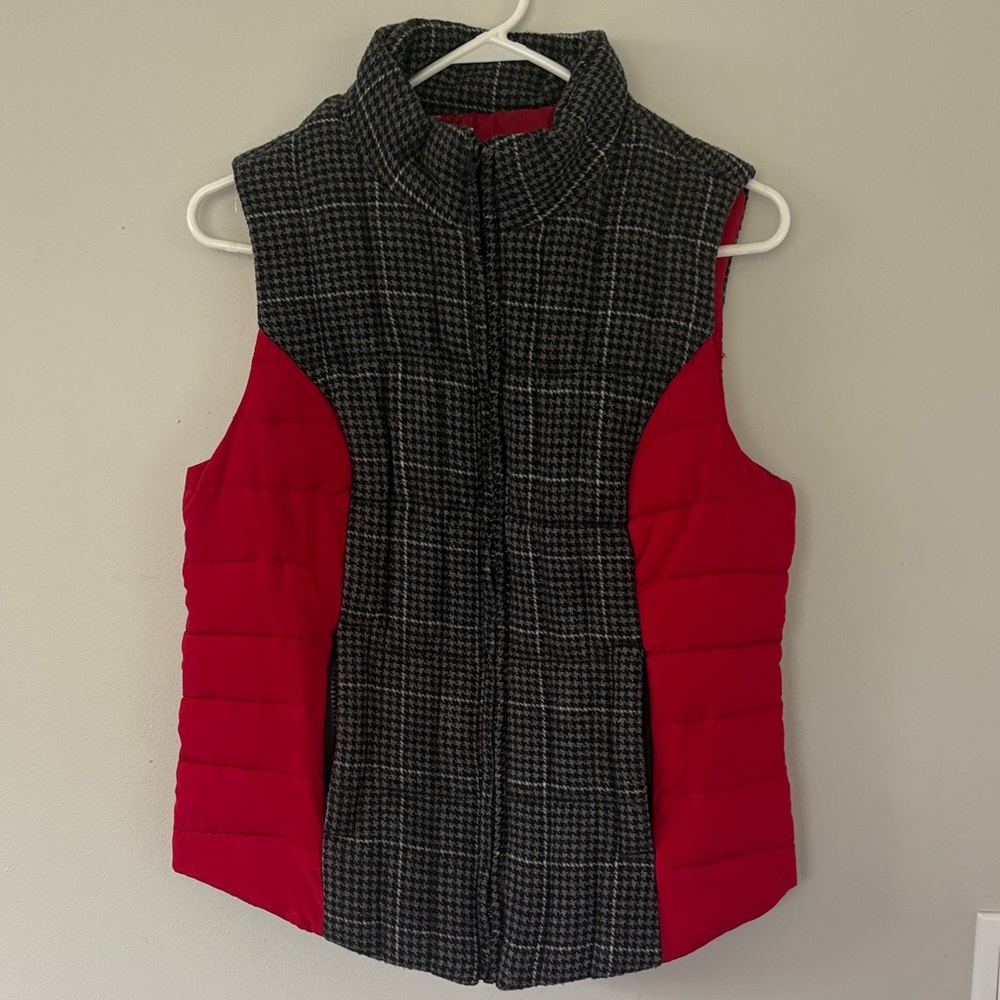 RuffHewn Red and Black Houndstooth Vest